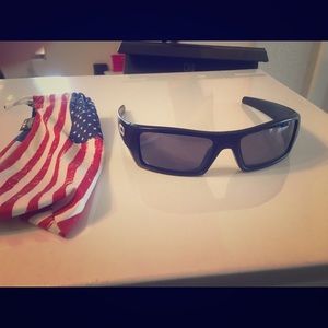 Oakley USA Gascan in excellent condition
